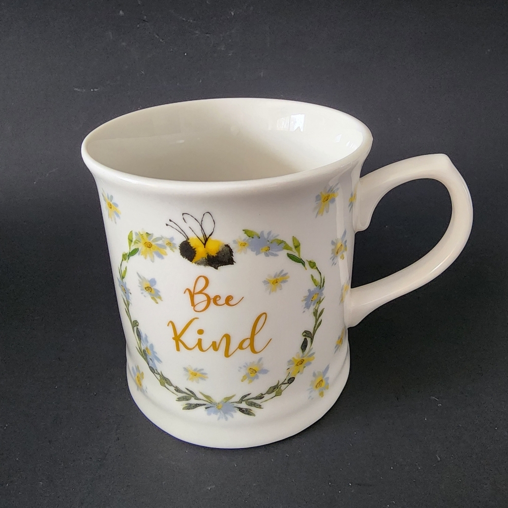 Cooksmart Bee Design Fine Glazed Ceramic Coffee Mug, Imported from England 12 oz